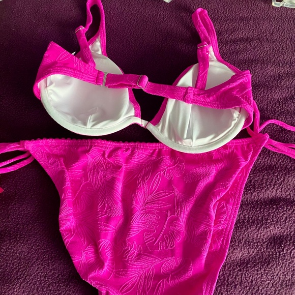 VENUS Bikini set hot pink NEW IN BAGS 10 bottom 36C 34D 32DD - Picture 2 of 13